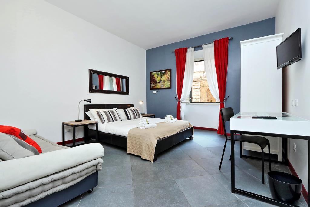 Cozy Apartment Fabia 300 Mt From Colosseum Eksteriør billede