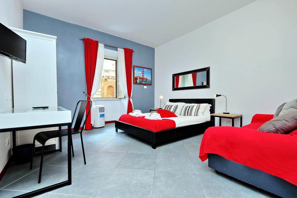 Cozy Apartment Fabia 300 Mt From Colosseum Eksteriør billede