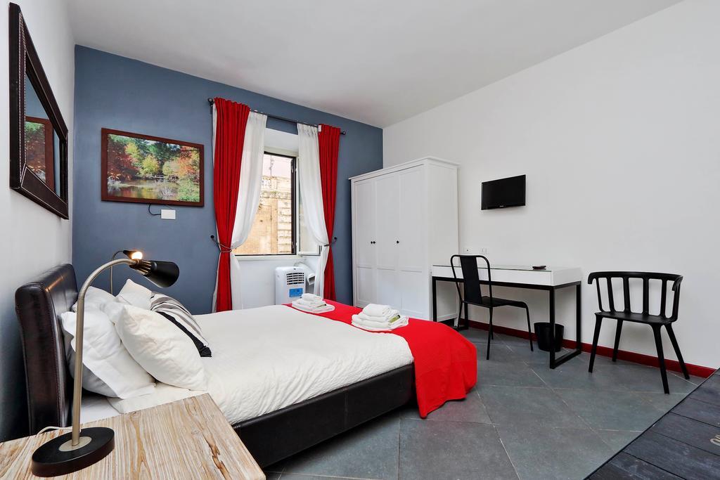 Cozy Apartment Fabia 300 Mt From Colosseum Eksteriør billede