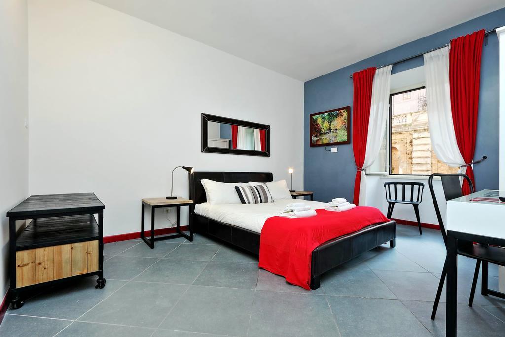 Cozy Apartment Fabia 300 Mt From Colosseum Eksteriør billede